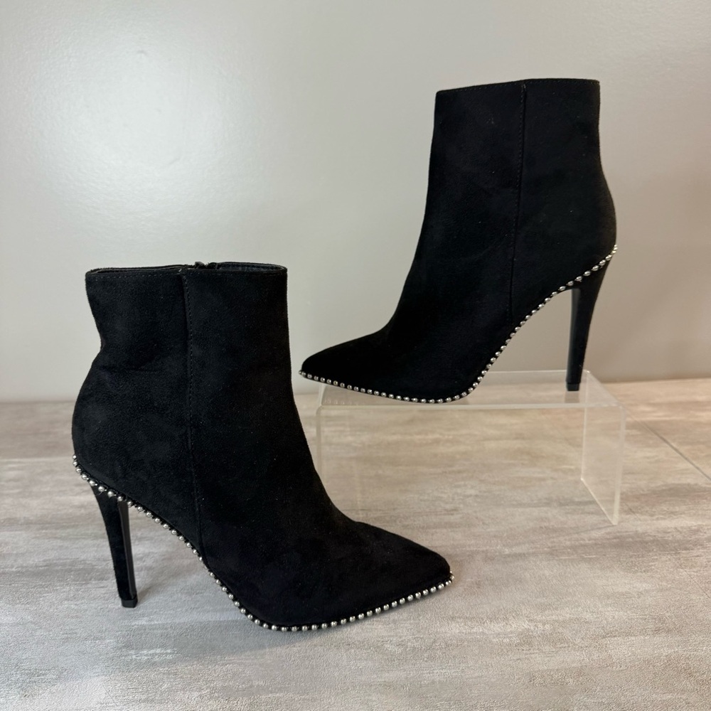 X2b Black Ankle Bootie women Sz 6 -Silver STUDDED STILETTO Pointed Toe 4" Heel
